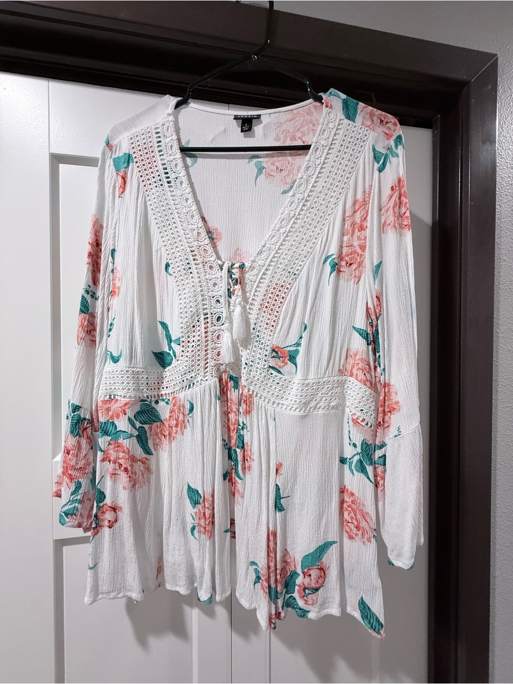 torrid White Peasant Tunic with Pink Floral & Teal Leaves